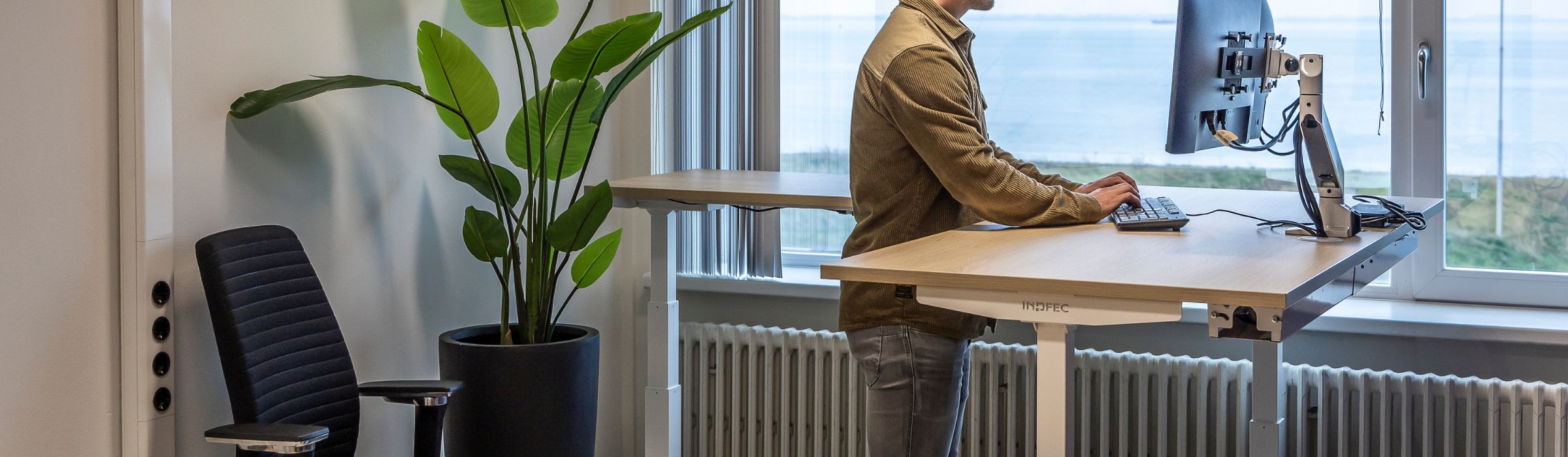 Hoekbureaus voor professioneel gebruik in kantooromgeving